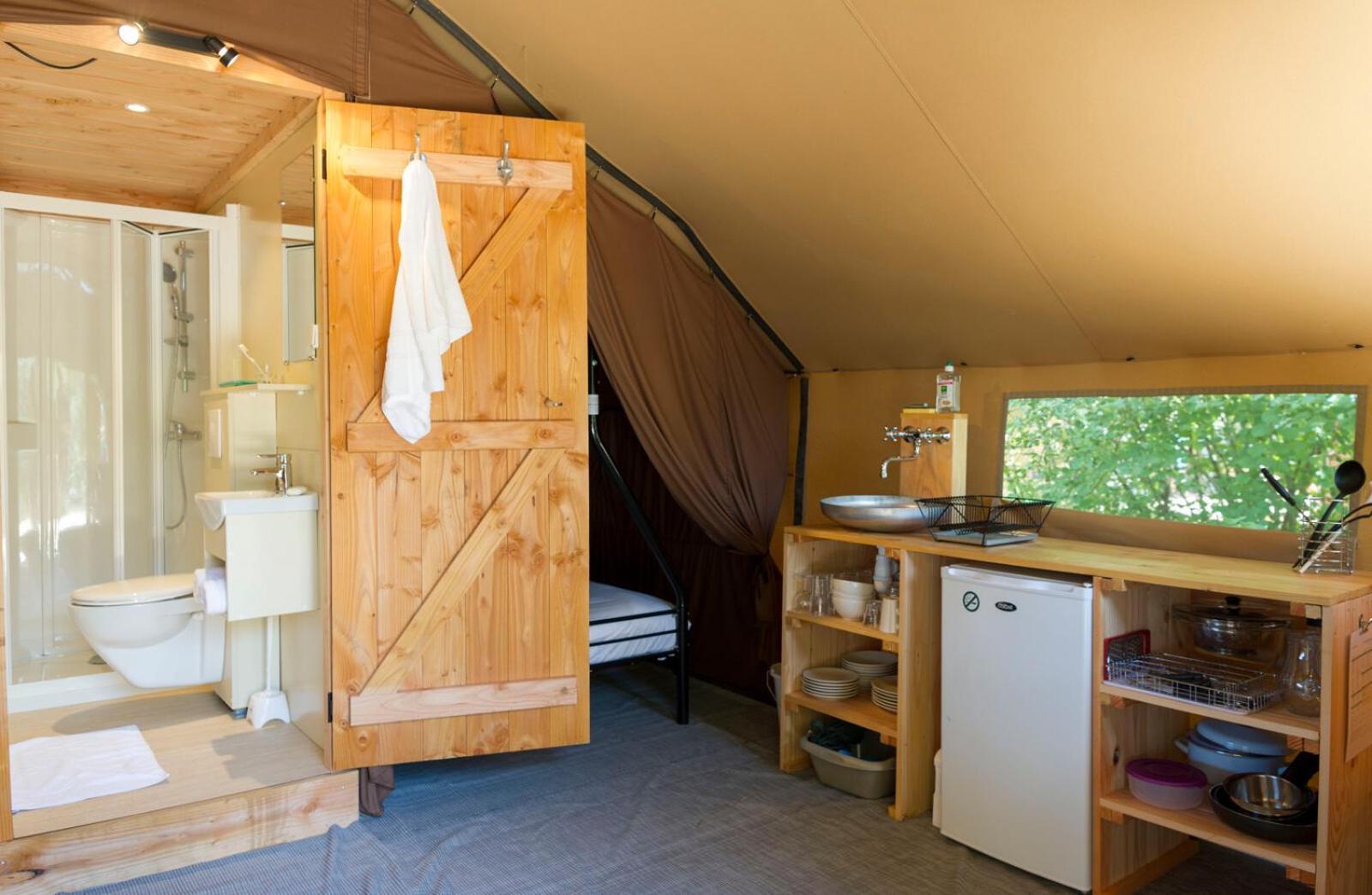 Huttopia Lac D'Aiguebelette Saint-Alban-de-Montbel Phòng bức ảnh